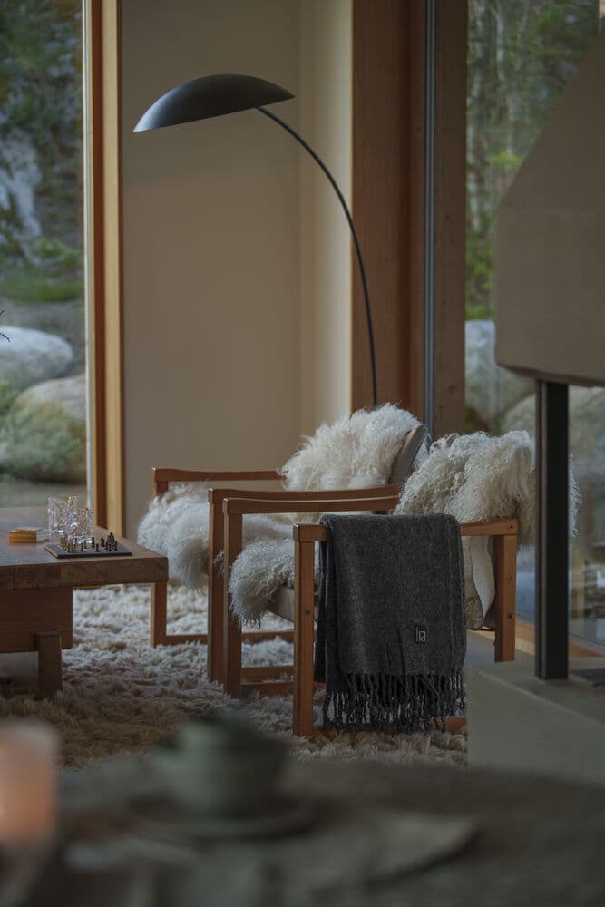 Pläd i tilltalande naturfärger - bild 2