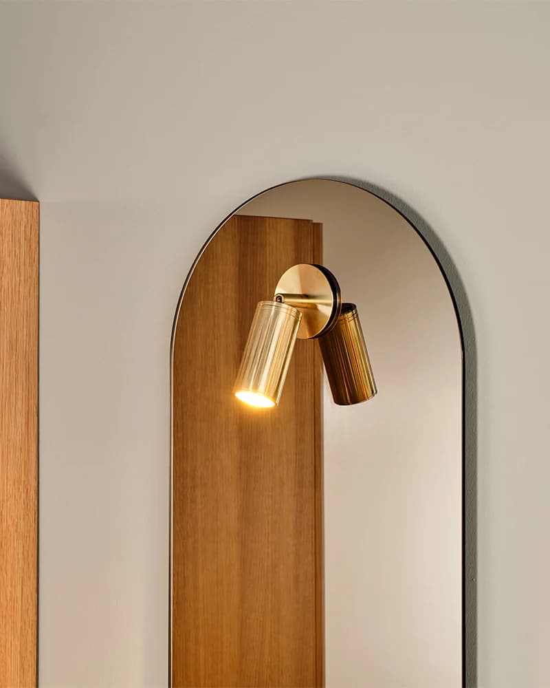 Luminar Box Mount vägglampa i mässing - bild 2